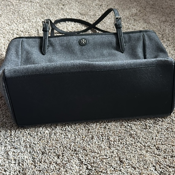 Tory Burch York Flannel Tote Grey Wool Tote Bag - great condition - Picture 3 of 8